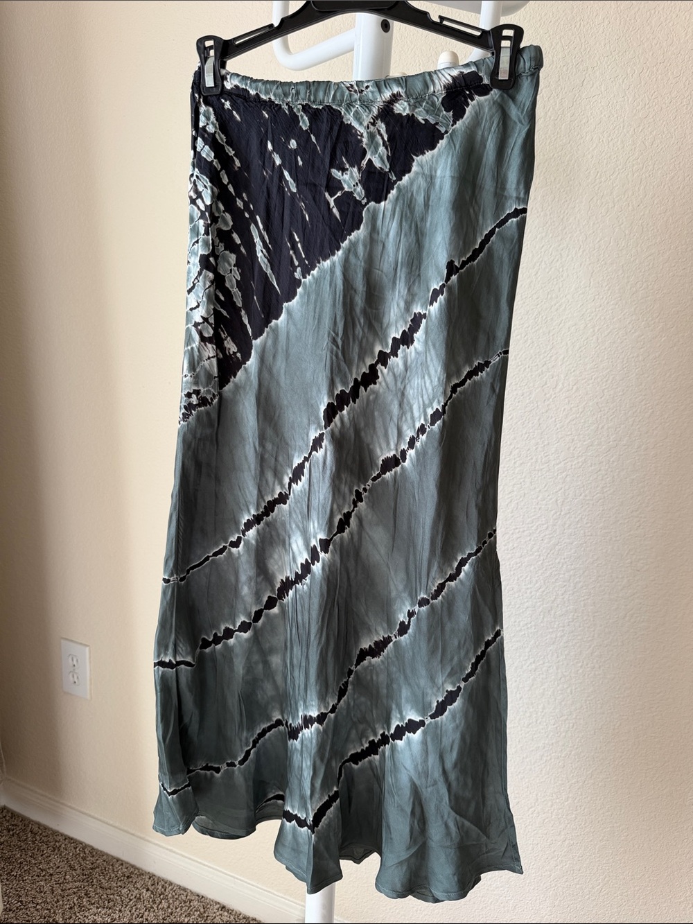 Tie-Dye Midi Slip Skirt in Sage & Black XS